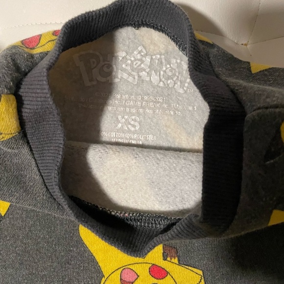 Pikachu sweatshirt kids size xs - Picture 2 of 3